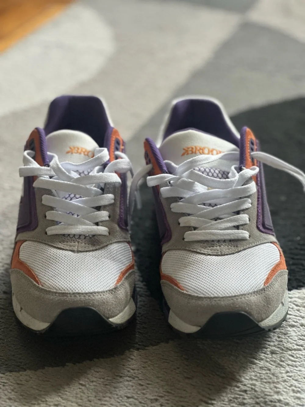 Brooks White Purple Orange Men’s Athletic Sneakers - Picture 3 of 3